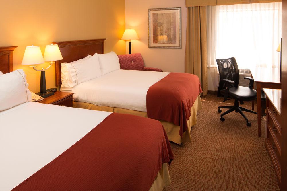 Holiday Inn Express & Suites Greensboro - I-40 Atwendover By Ihg Exterior photo