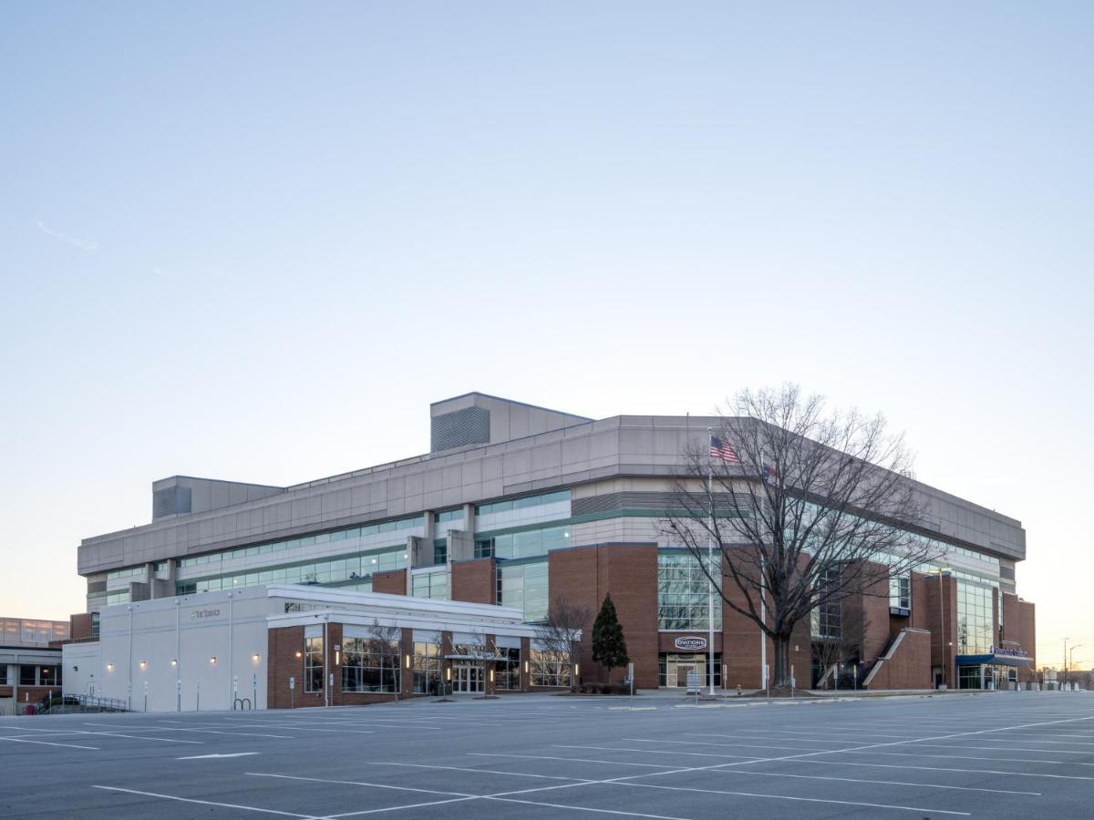 Holiday Inn Express & Suites Greensboro - I-40 Atwendover By Ihg Exterior photo