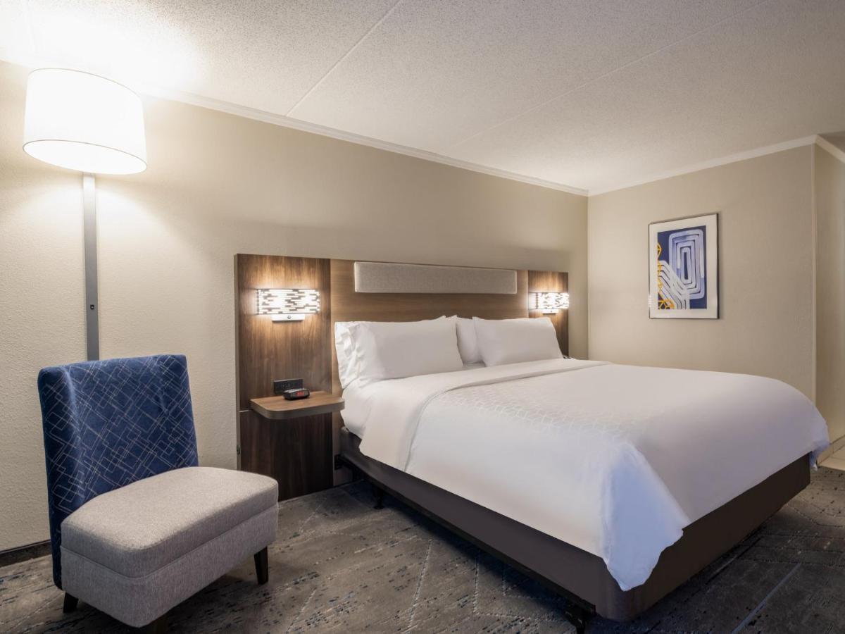 Holiday Inn Express & Suites Greensboro - I-40 Atwendover By Ihg Exterior photo