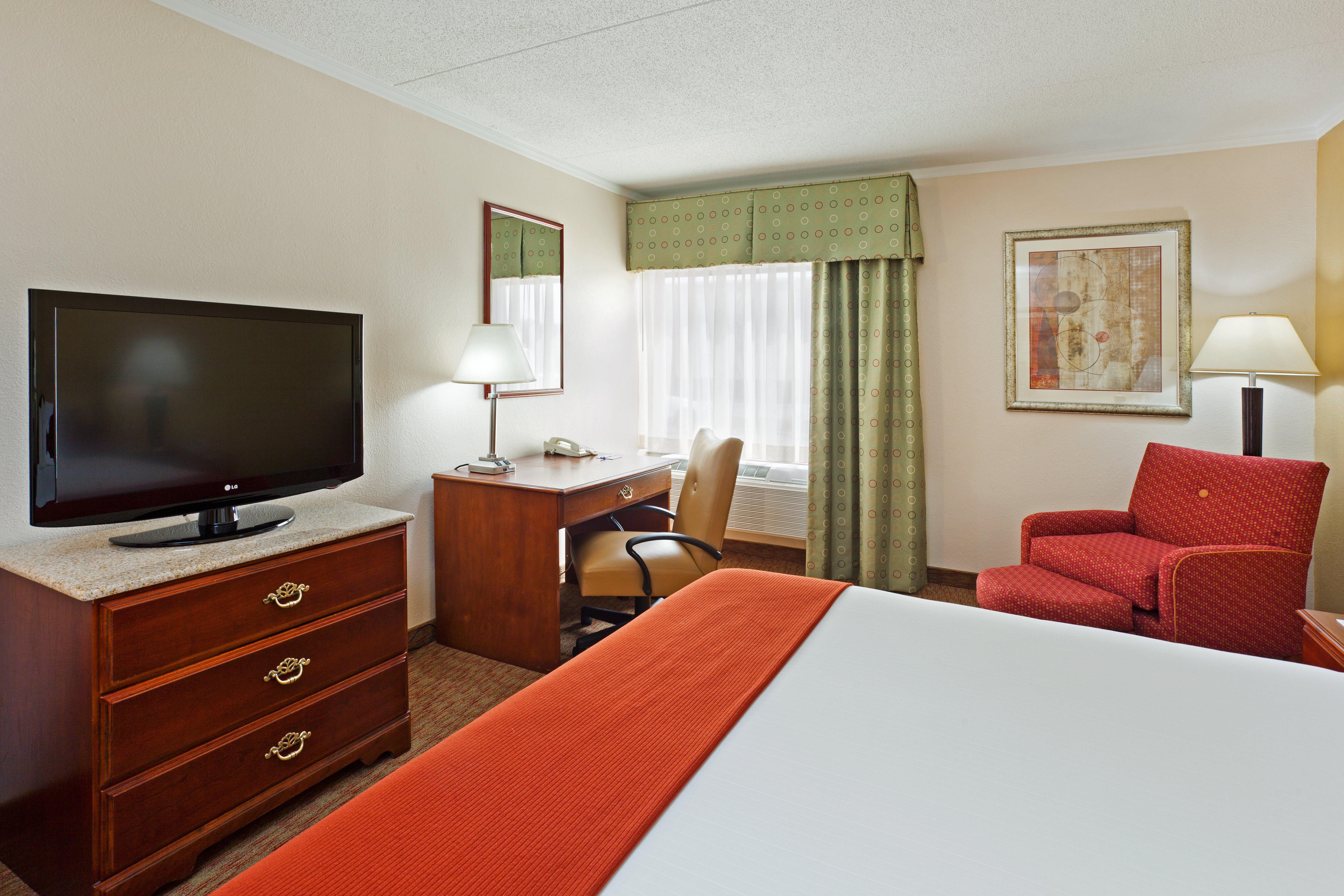 Holiday Inn Express & Suites Greensboro - I-40 Atwendover By Ihg Exterior photo