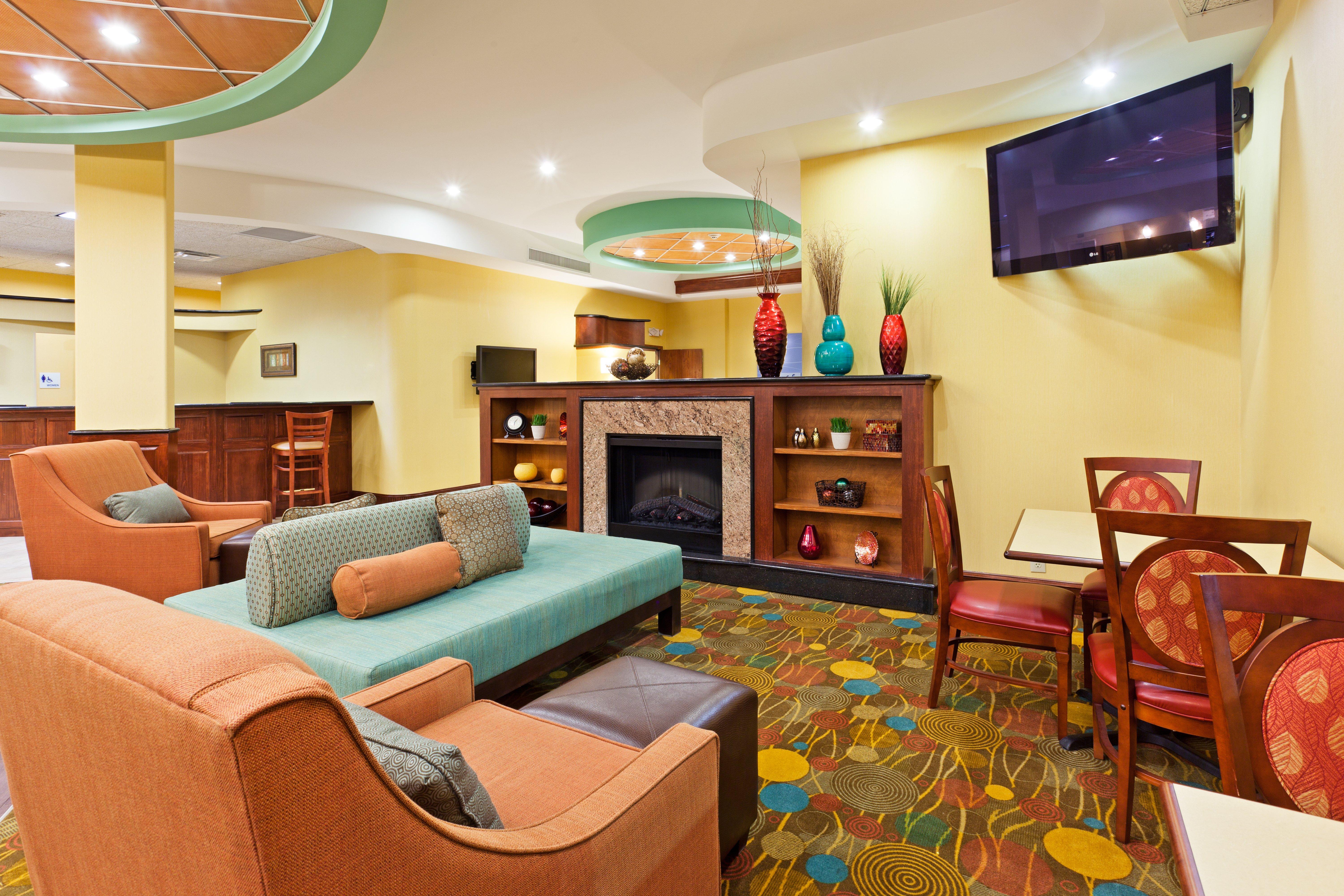 Holiday Inn Express & Suites Greensboro - I-40 Atwendover By Ihg Exterior photo